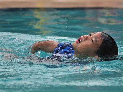 swim in tagalog|swimming in Tagalog .